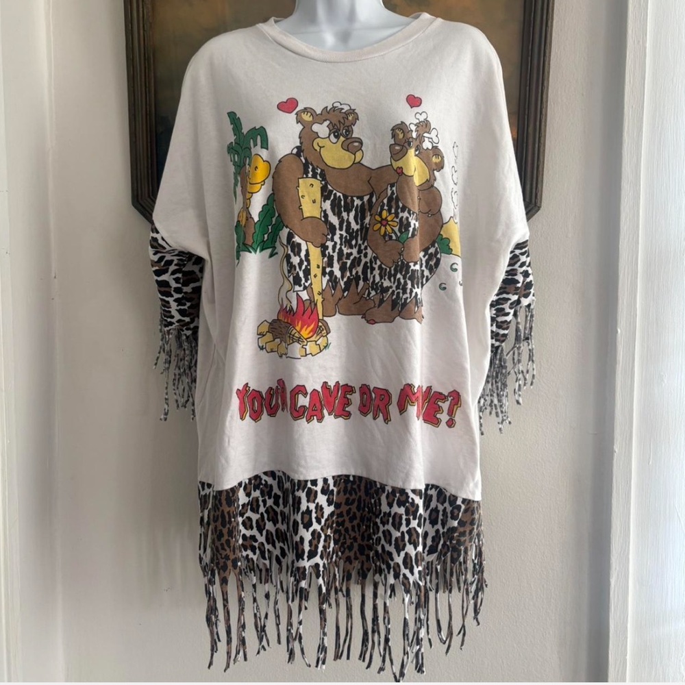 1980s Vintage “Your Cave Or Mine?” Oversized Sleep Fringe Tee